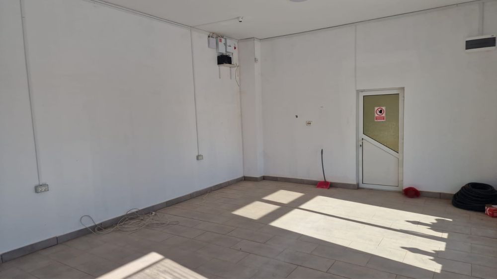 Spatii comerciale de inchiriat