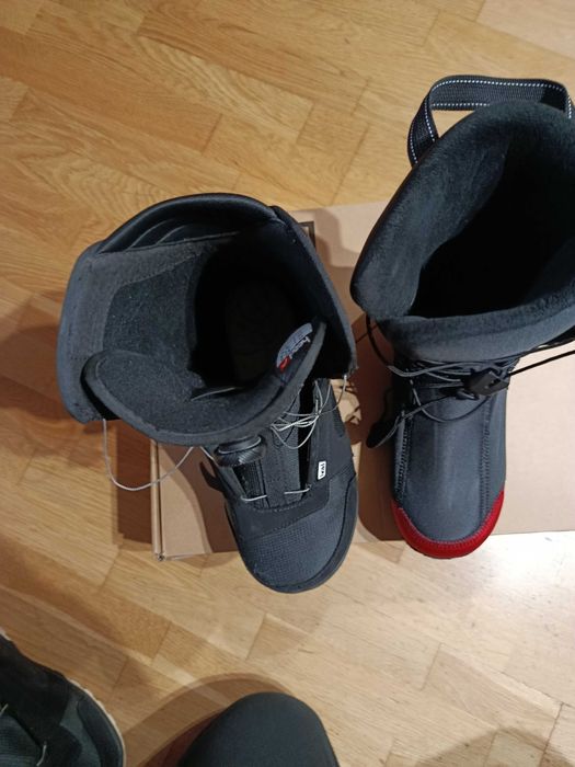 Vand boots Head marimea 27.5/42.5 negre