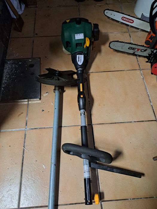 Vând motocoasă cu disc