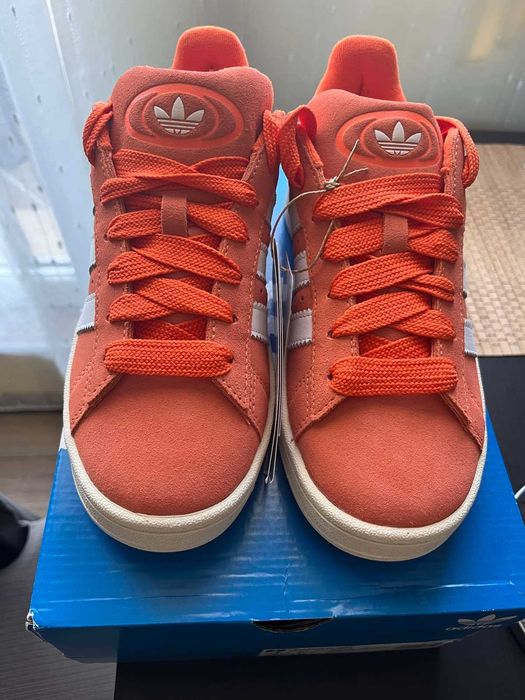 Продавам дамски маратонки Adidas