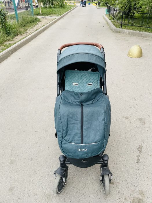 Продается коляска БУ Tomix