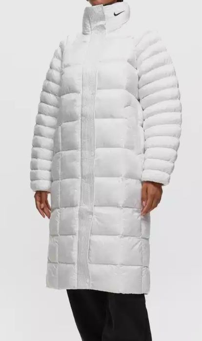 Дамски якета Nike