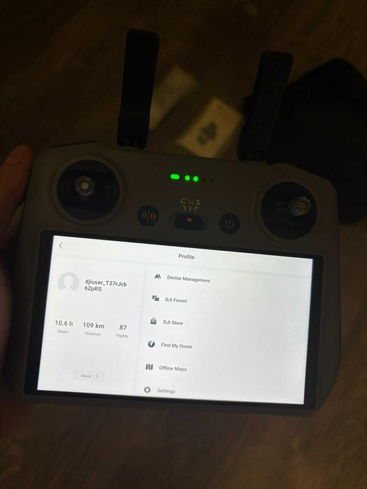 Дрон DJI Mini 4 Pro + Fly More Combo