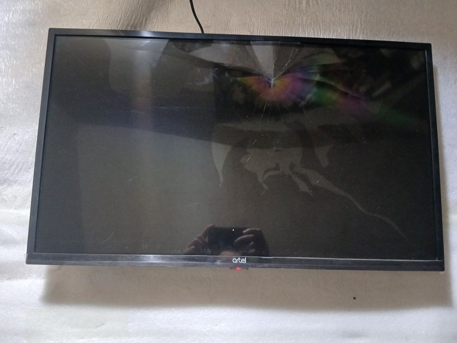 ARTEL TV LED A32KH5000 zapchastga ekran singan
