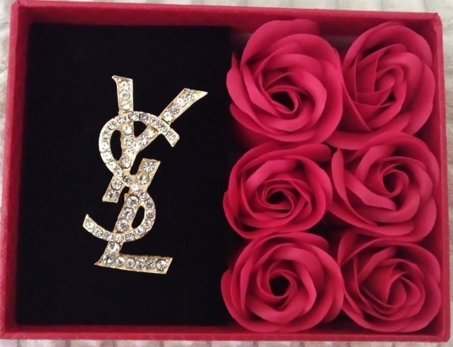 Broșă pentru femei