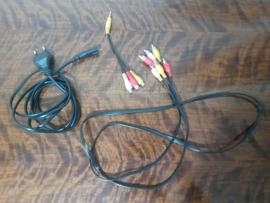 40" FullHD 1920x1080 телевизор черного цвета Yasin LED-40E59TS