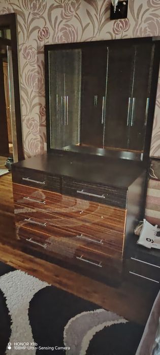 Срочно Продаётся шкаф и комод