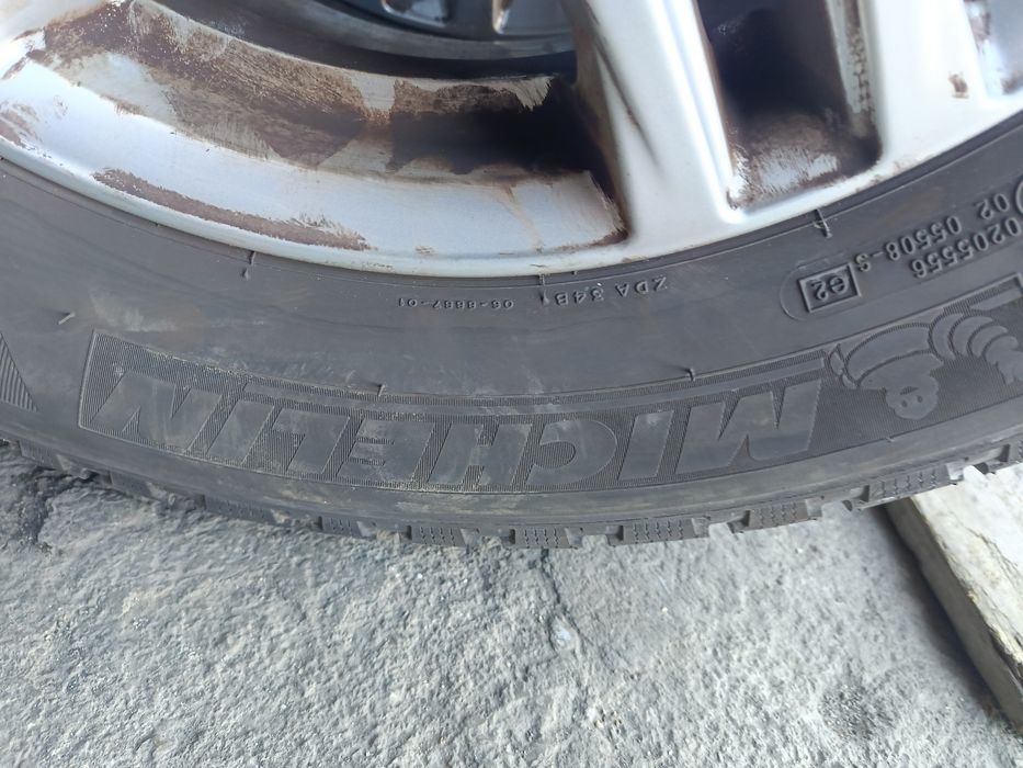 Зимни гуми -16цола -235/60-1бр.-60лв."MICHELIN"