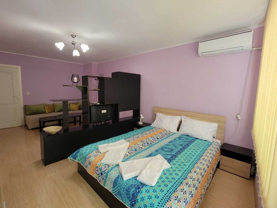 Дава се под наем Тристаен апартамент в Русе, Център - 80 кв.м за 357 € - Снимка #13