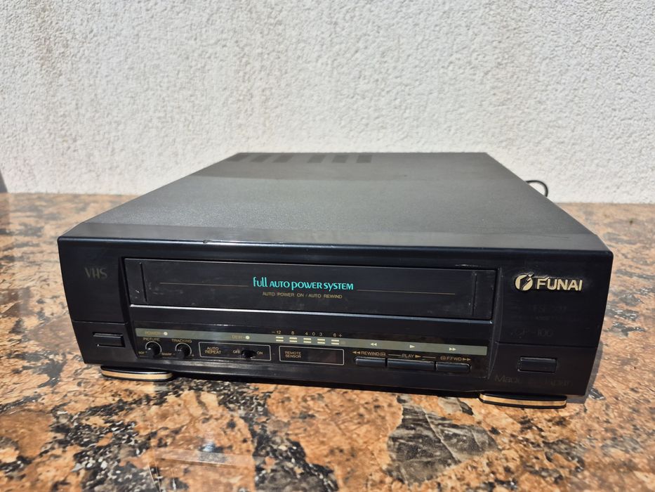 Vand video marca Funai model VCP-100,made in Japan 

- video casett