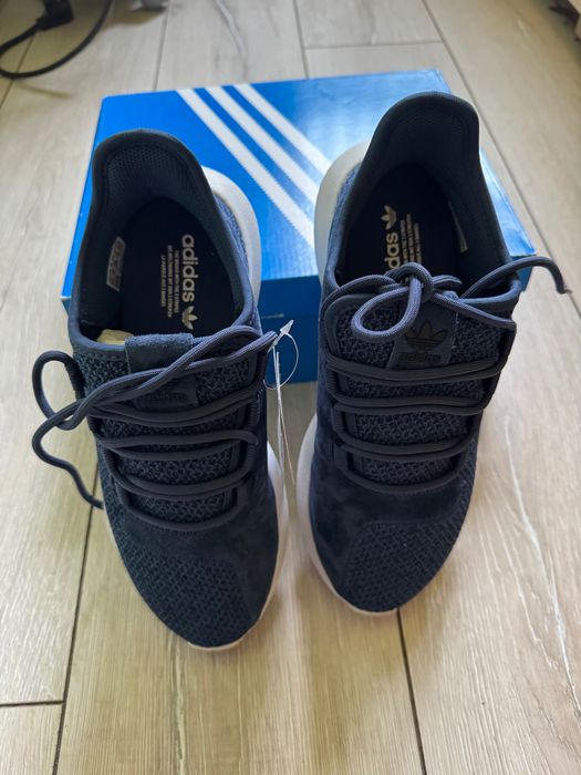 Нови оригинални маратонки Adidas