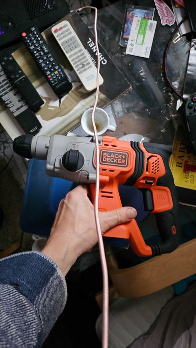 Black and decker rotopercutor bcd900  nou