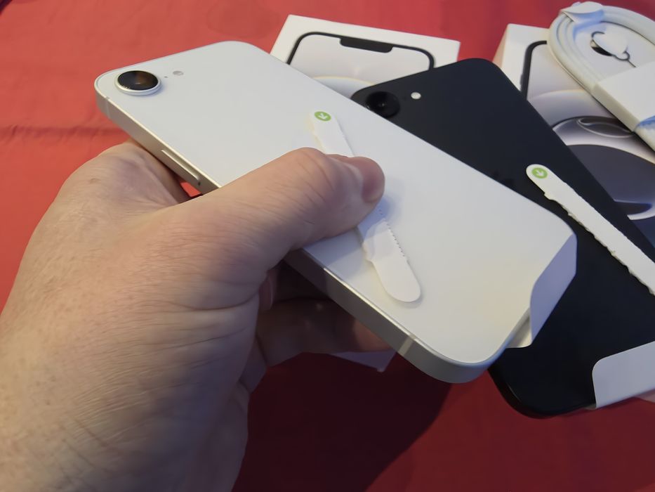 -Iphone 16E, Nou, 128Gb, 8Ram, 0 cicluri incarcare, neactivat, nefolos