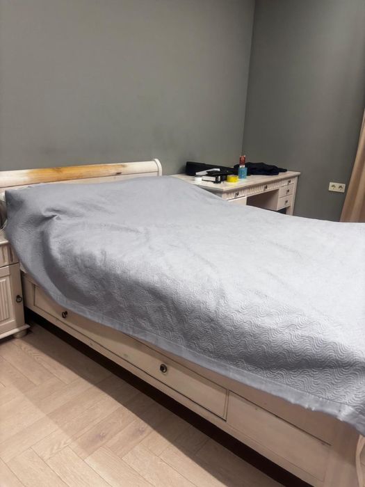 Продам спальный гарнитур