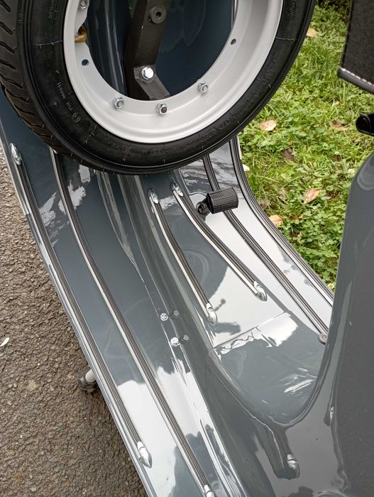 Vespa 50 Special 1982 restaurata complet si conversie la 125cc VMC