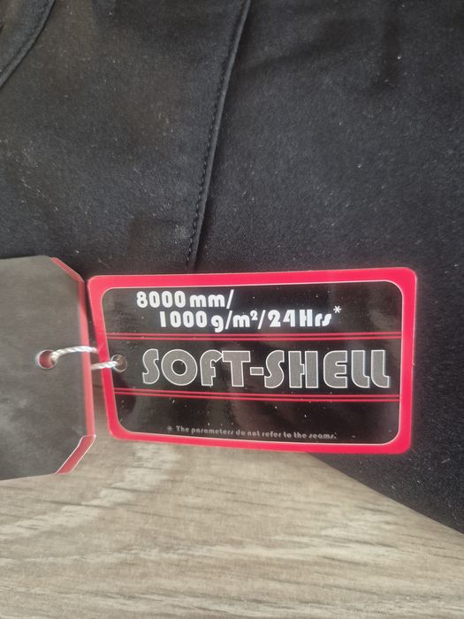 Нов  черен ски панталон 8000  мм. воден стълб. Размер L