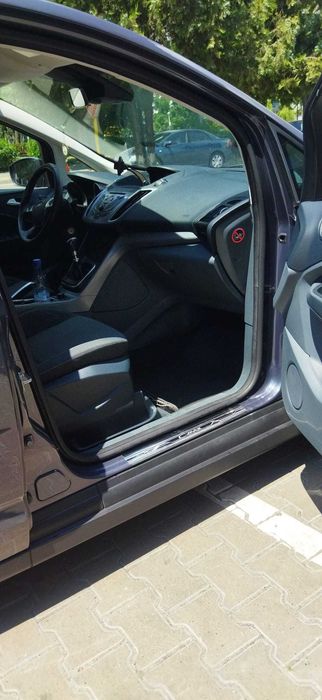 Vând Ford C-max an fabricație 2013