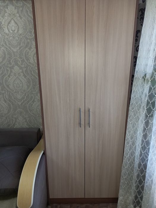 Продам плательный шкаф 2 дверный