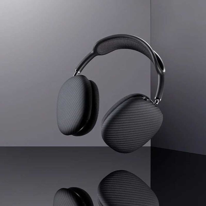 Кейсове и аксесоари на Pitaka за iPhone / Samsung от карбон