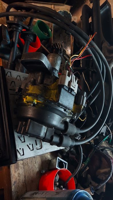 Продам запчасти на мазду КРОНОС