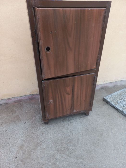 Металлический сейф