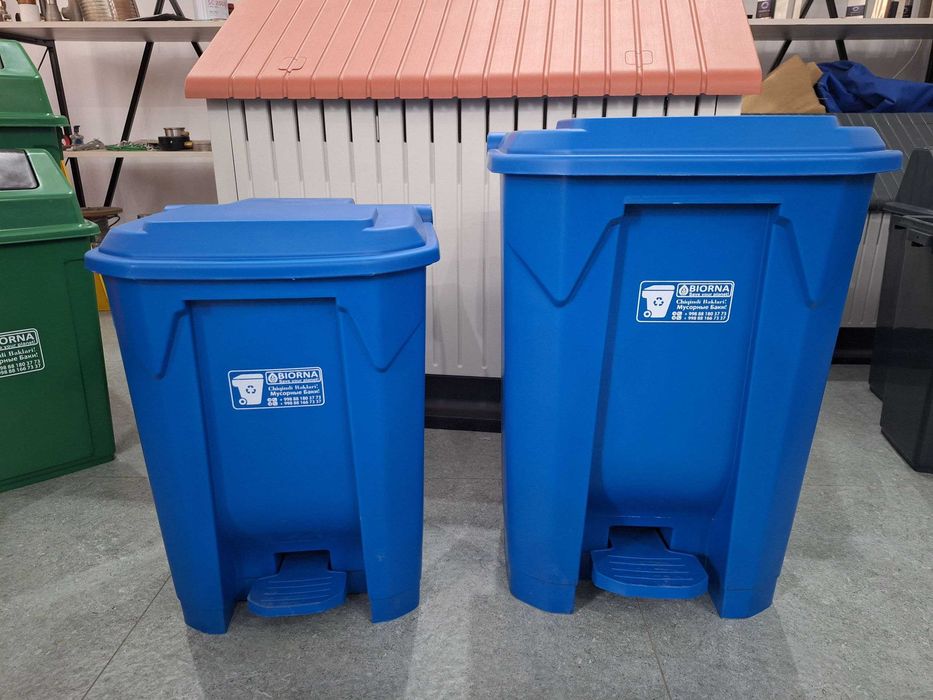 Пластиковые мусорные контейнеры для офиса