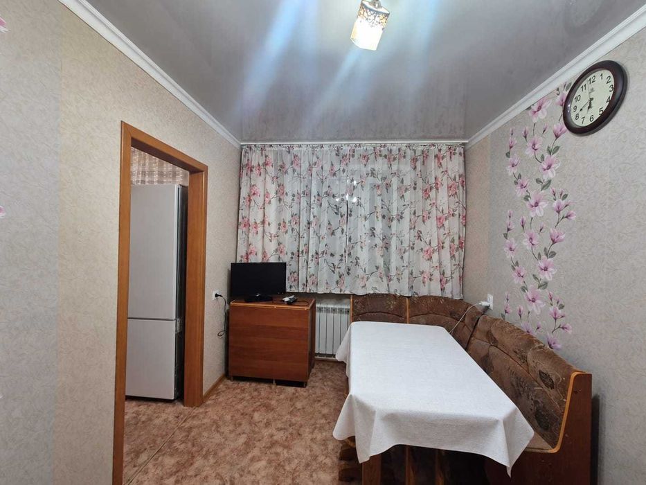 Продам 4 комн квартиру на 6 мкр
