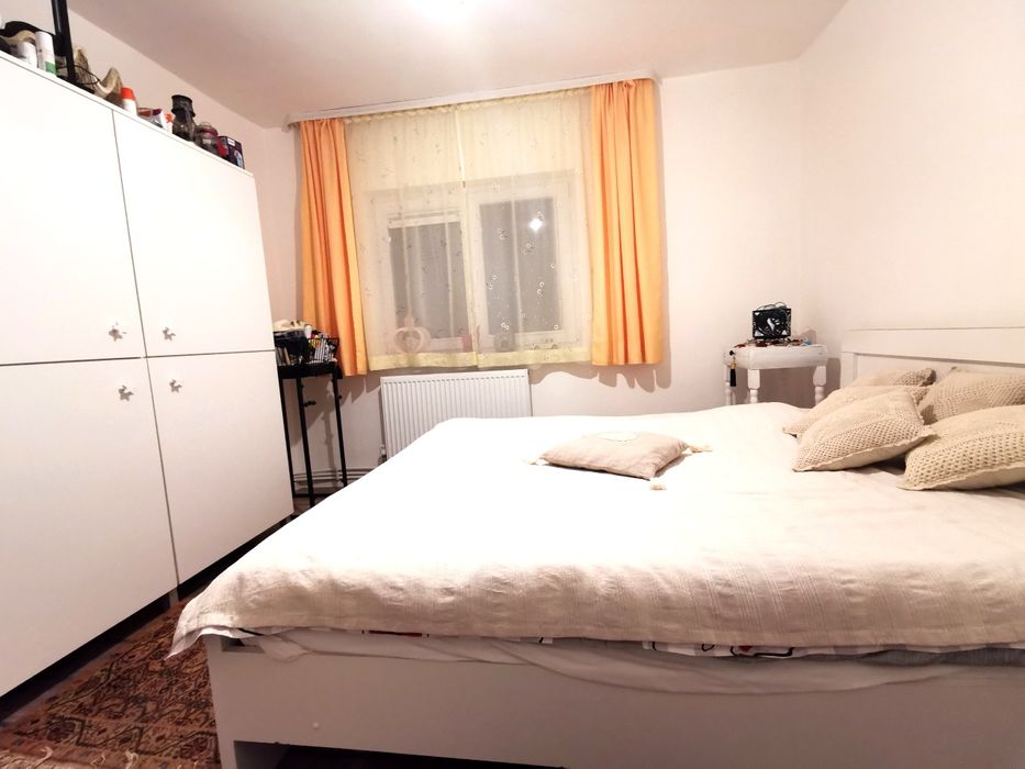 Vand apartament 3 camere
