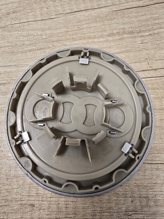 Капачка за джанта АUDI 8DO601165K