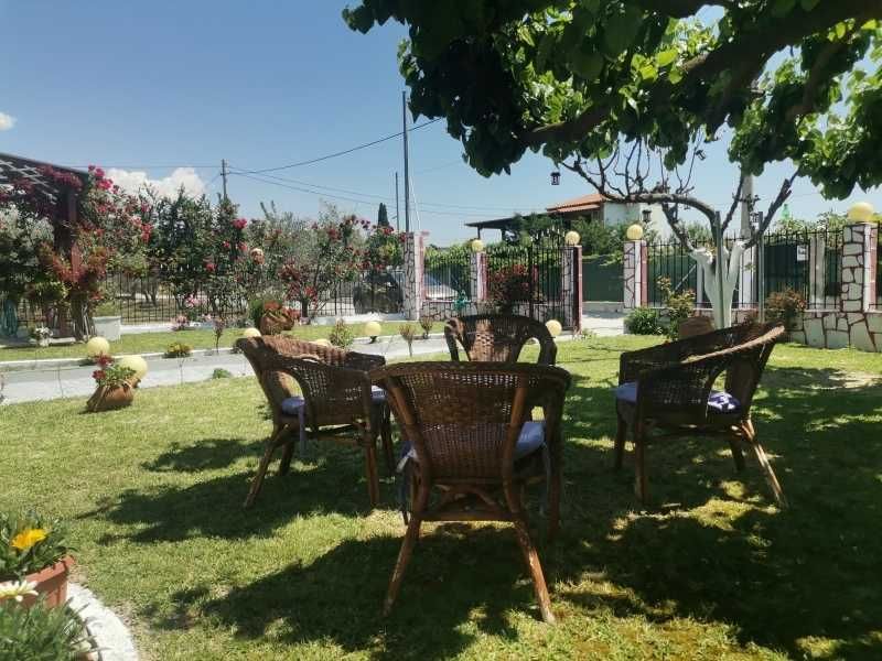 Къща на два етажа в Паралия Каряни