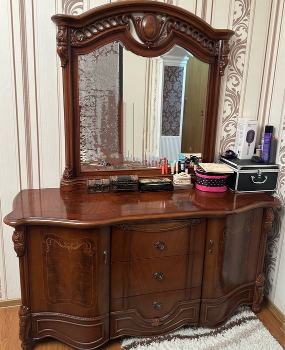 Спальный гарнитур