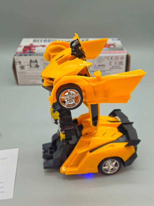 Различни RC трансформираща се кола-робот с дистанционно,светлини, 360°