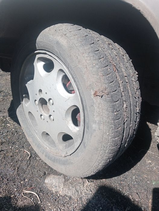 Диски с резиной Мерседес оригинал. R15.