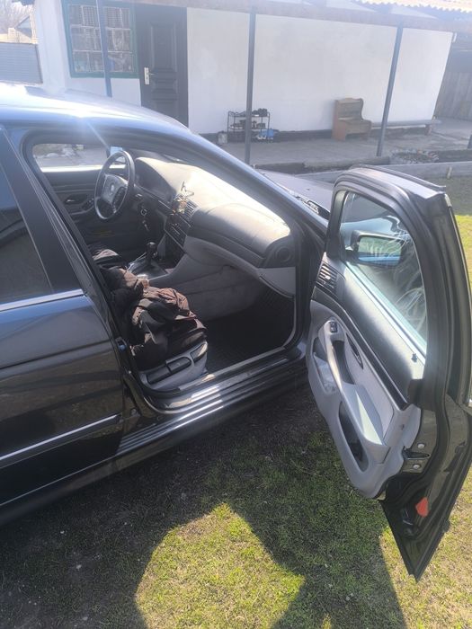 BMW528 96 год 2.8 объем