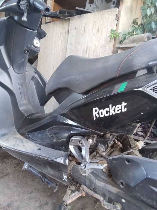 Продам срочно скутер