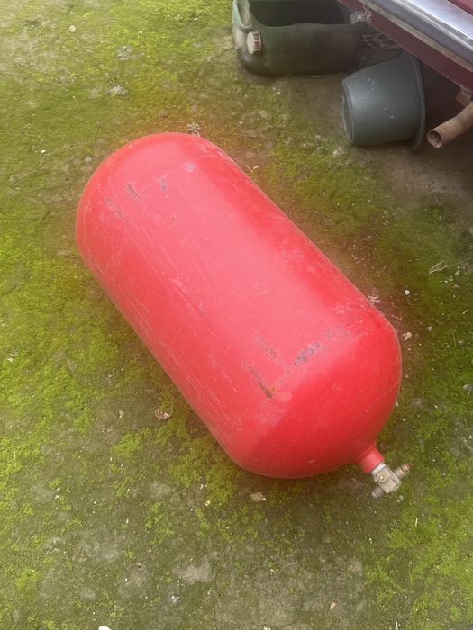 Метан газ балон сотилади срочно олдиган буса тел килинглар