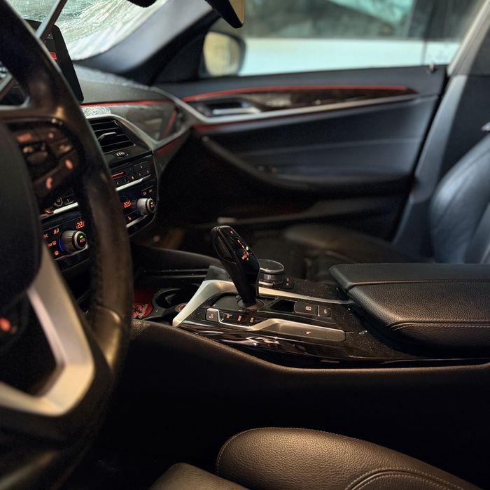 Bmw 540i 2017 на ходу, требует ремонт