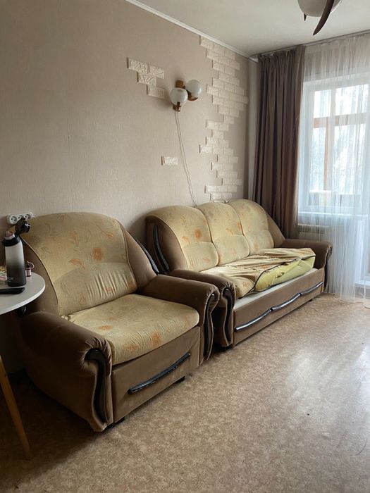 Отдам бесплатно диван и кресло