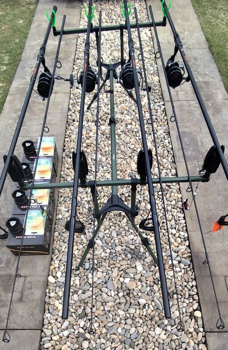 Set Complet Pescuit, 4 Lansete, 4 Mulinete 10000 cu Baitrunner,Rod Pod