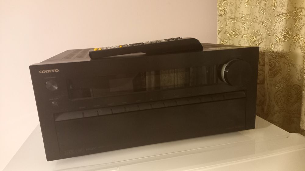 Vând receiver Onkyo 818