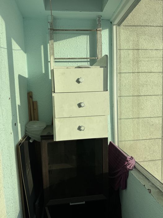 Продам мебель тумбочки