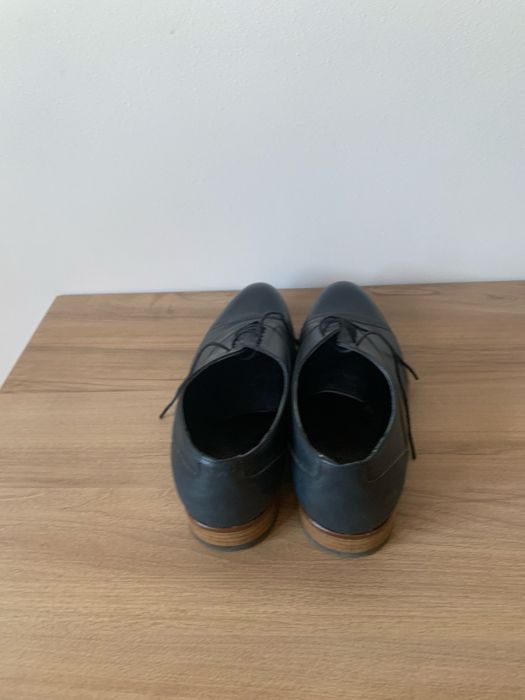 Pantofi de piele eleganti