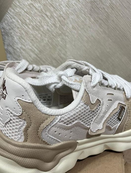 Женские кроссовки kappa