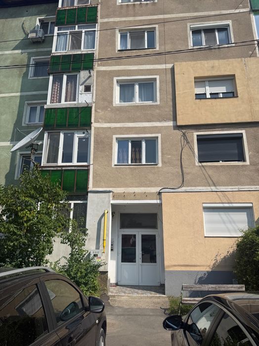 Vând apartament în stei