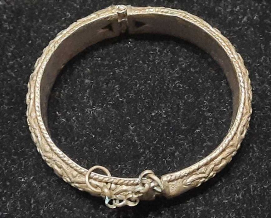 Стара възрожденска гривна сребро сачан