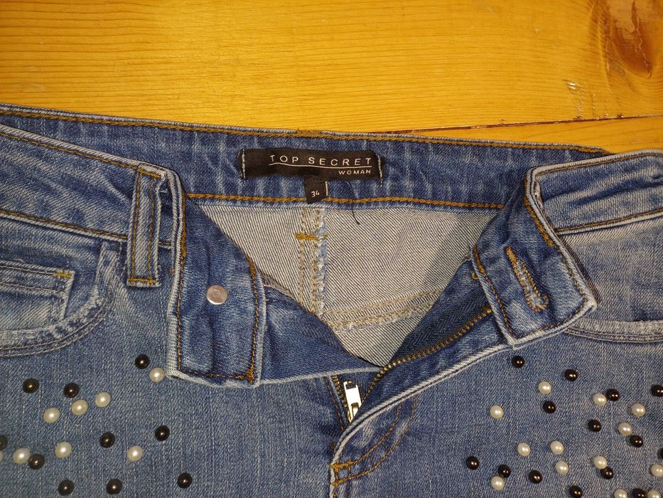 Къси дънки с перли