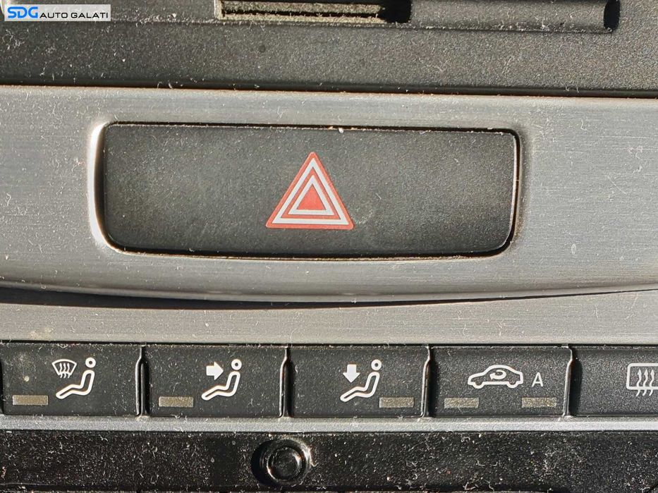 Releu Buton Avarii Volkswagen Passat B7 2010 - 2015 [K2114]