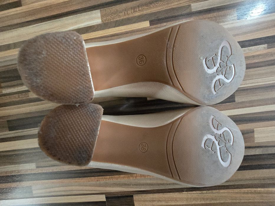 Pantofi  eleganti