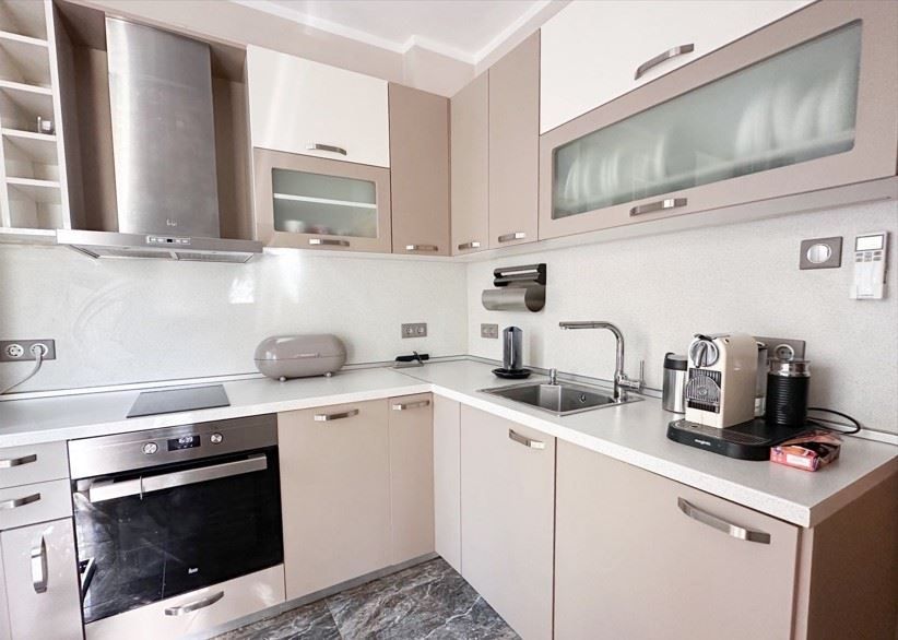 Дава се под наем Двустаен апартамент в София, Лозенец - 89 кв.м за 1046.01 € - Снимка #2