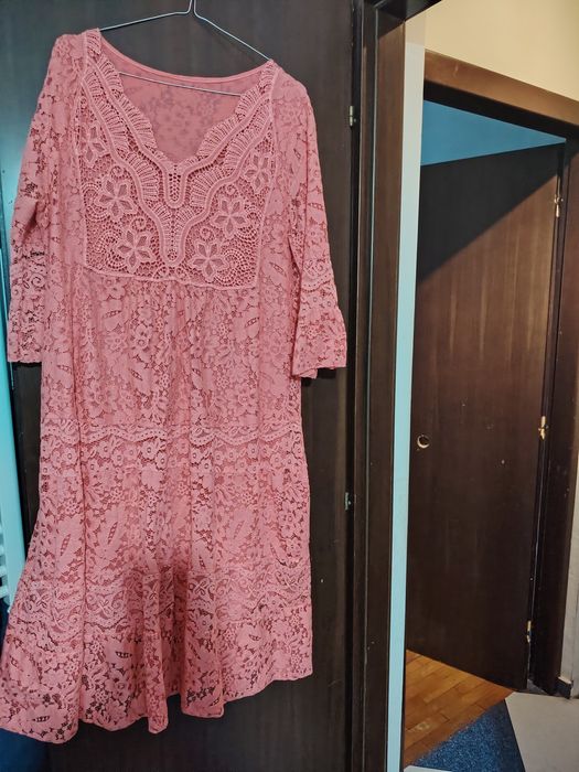 Rochie Tomy 380 Ron ,rochie Guess verde 200 noua,portocalie Zara 130,rochie Zara albastru alb M 130 ,halat 170 noi